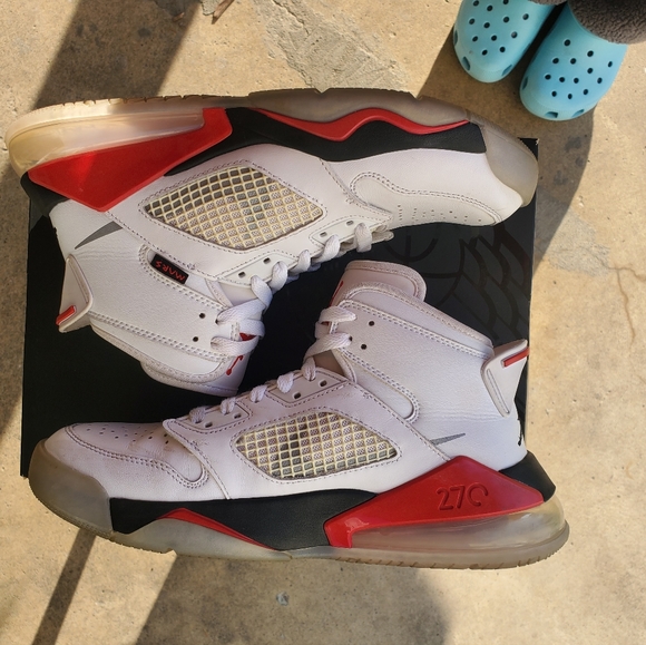 Jordan Mars 270 "Fire Red" 7Y - Picture 3 of 12